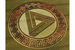 Crop circle with penrose triangle wadenhill